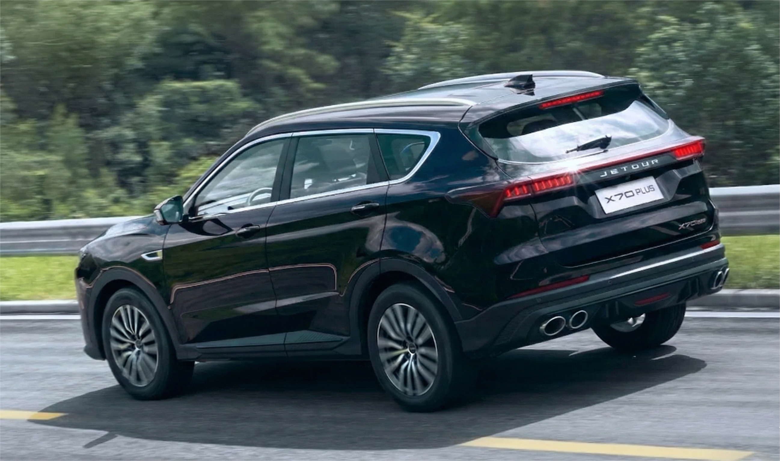 X70 Plus Exterior View 3